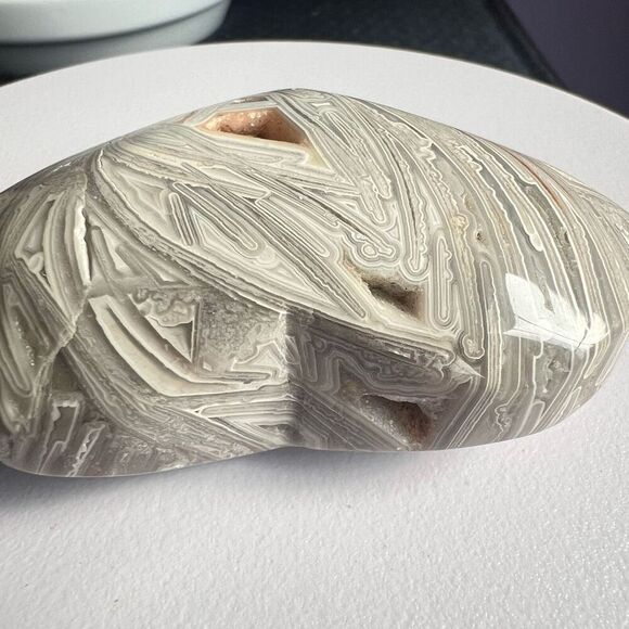 Mexican White Lace Agate Druzy Heart Carving‎ (5) - Picture 3 of 10